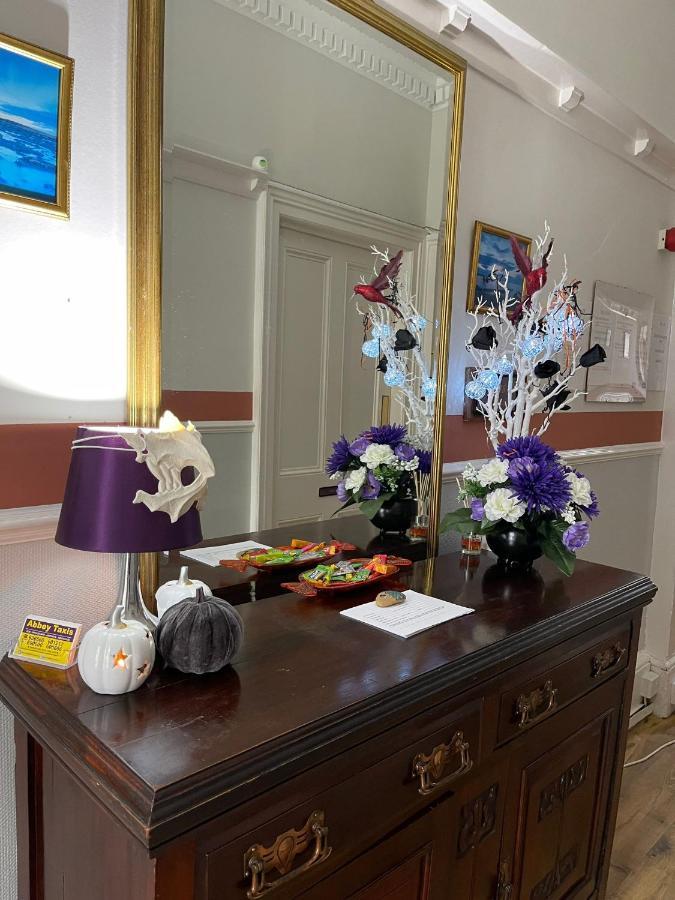 Lilyrose Hotel วิทบี ภายนอก รูปภาพ