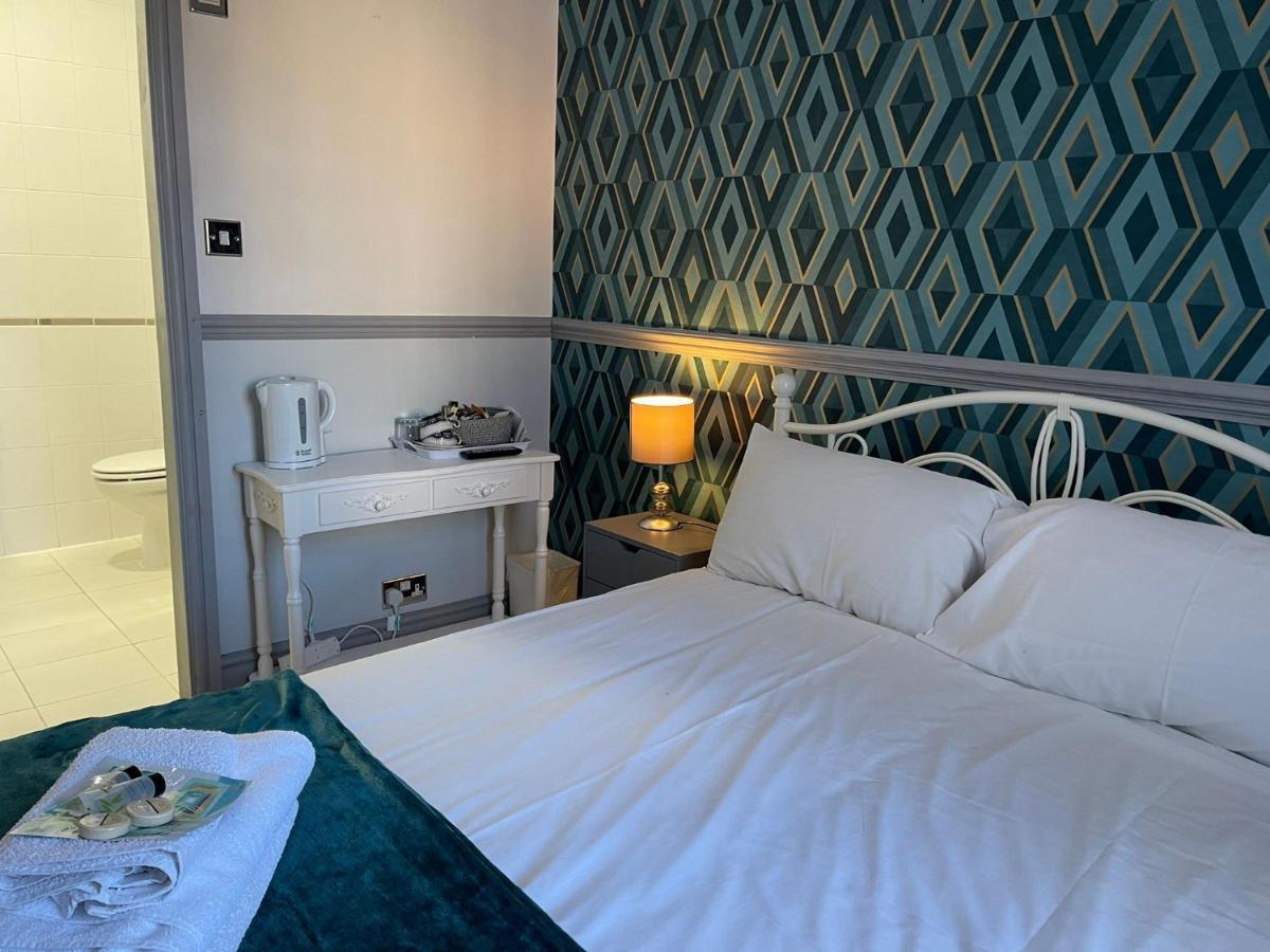 Lilyrose Hotel วิทบี ภายนอก รูปภาพ