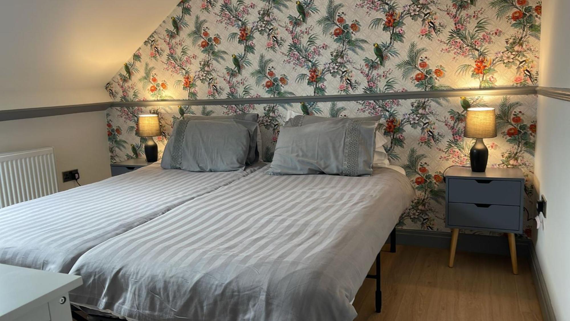 Lilyrose Hotel วิทบี ภายนอก รูปภาพ